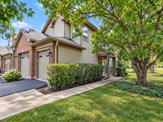 199 Old Oak Court W, Buffalo Grove, IL 60089