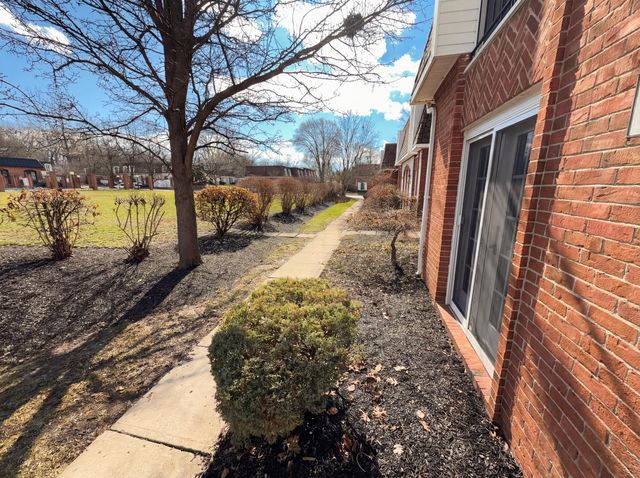 2861 Chateau Circle, 22, Columbus, OH 43221