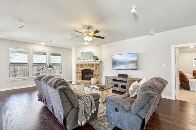 917 Overton Avenue, Celina, TX 75009