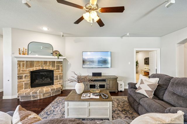 917 Overton Avenue, Celina, TX 75009