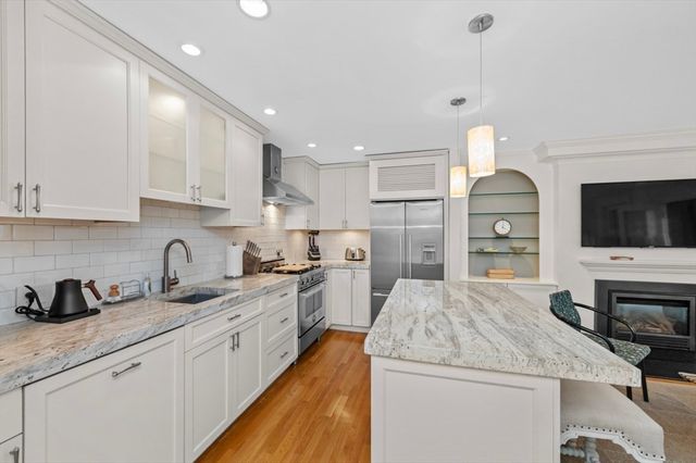 342 Marlborough St 1, Boston, MA 02115