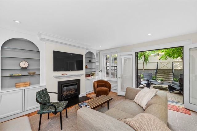 342 Marlborough St 1, Boston, MA 02115