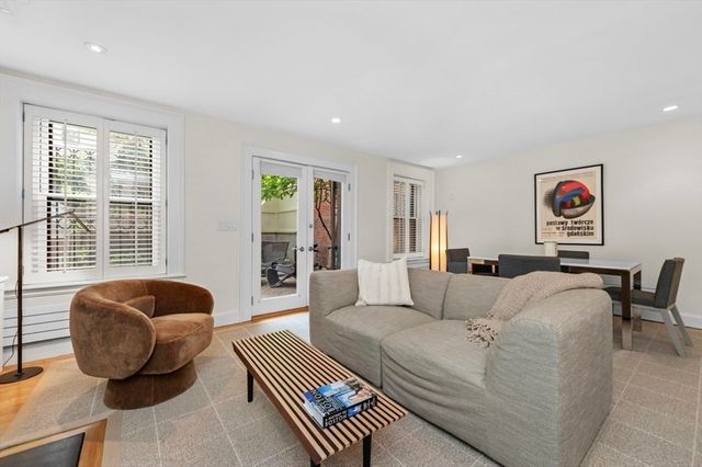 342 Marlborough St 1, Boston, MA 02115