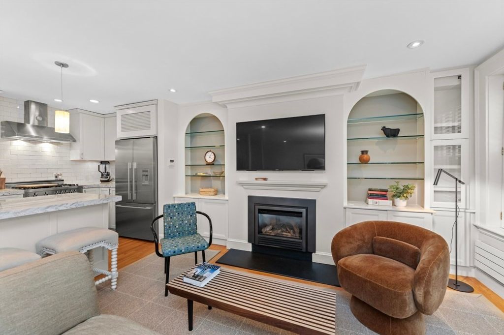 342 Marlborough St 1, Boston, MA 02115