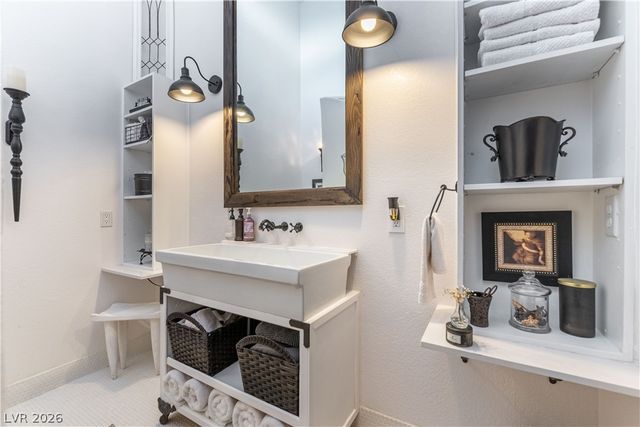 3880 Placita Del Rico, Las Vegas, NV 89120