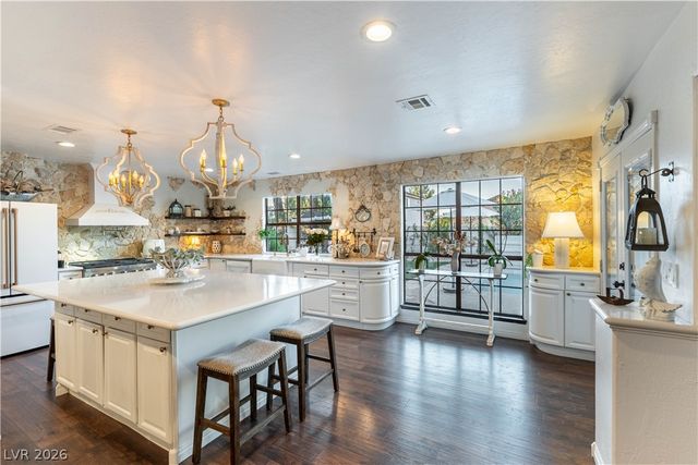 3880 Placita Del Rico, Las Vegas, NV 89120