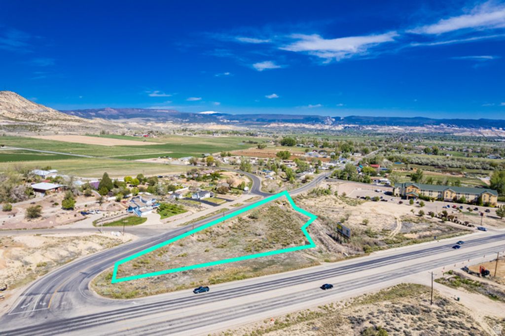 Image 3 of property listing at 2490 W HIGHWAY 40, Vernal, UT 84078