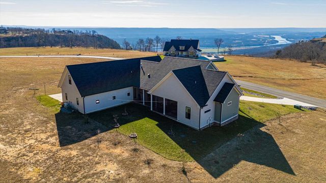 499 River Bluffs Drive Jh-109, Jasper, TN 37347