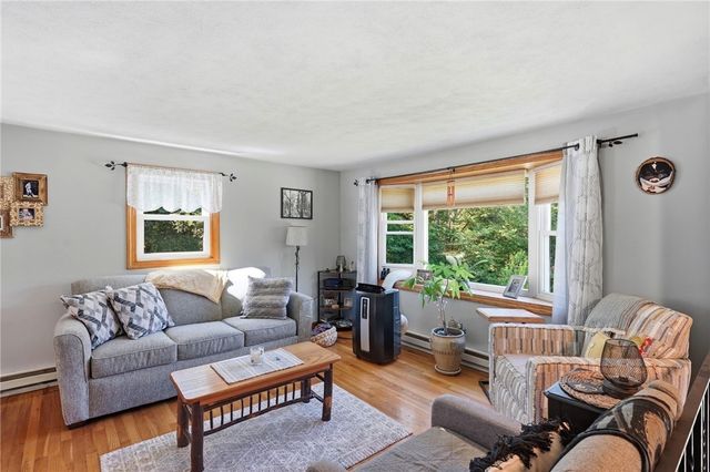 1564 Victory Highway, Coventry, RI 02827