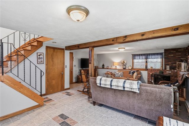 1564 Victory Highway, Coventry, RI 02827