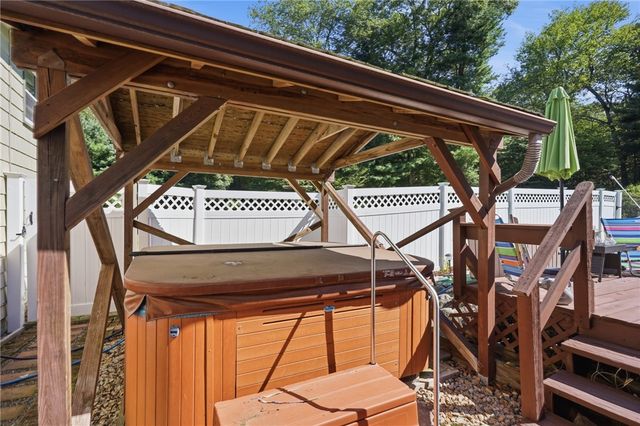 1564 Victory Highway, Coventry, RI 02827