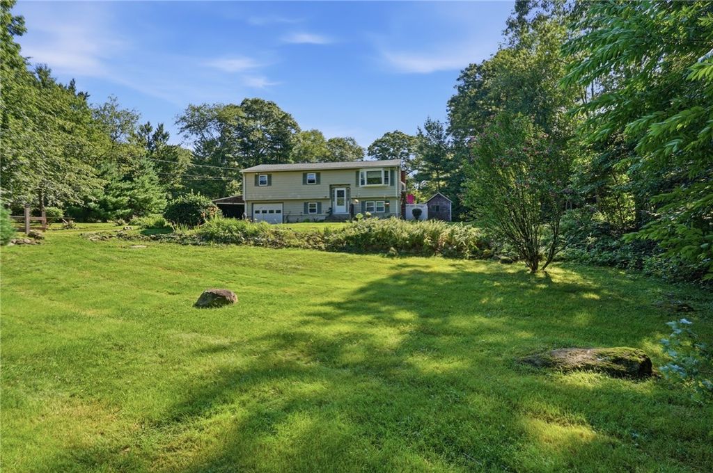 1564 Victory Highway, Coventry, RI 02827