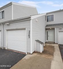 2585 W Village Drive, Toledo, OH 43614