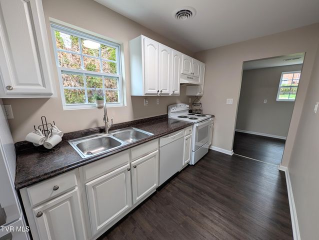 1944 Greenway Street, Kingsport, TN 37660