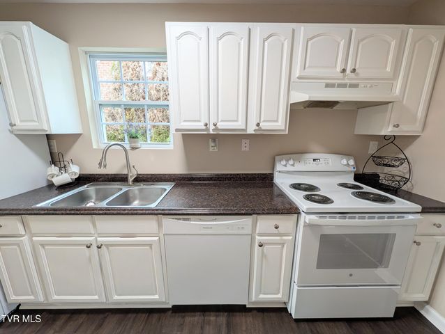 1944 Greenway Street, Kingsport, TN 37660