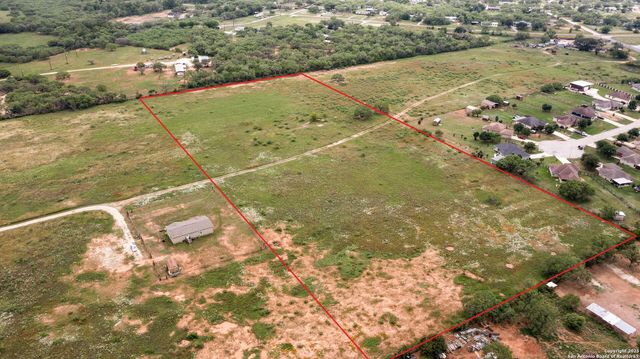 00 Borregas, Elmendorf, TX 78112