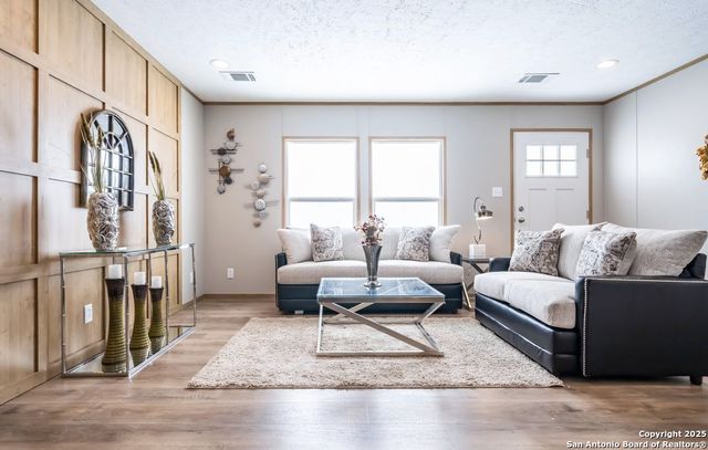 00 Borregas, Elmendorf, TX 78112