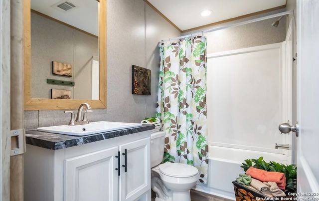 00 Borregas, Elmendorf, TX 78112