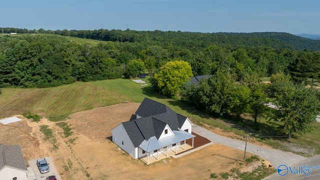 220 Prince Circle, Laceys Spring, AL 35754