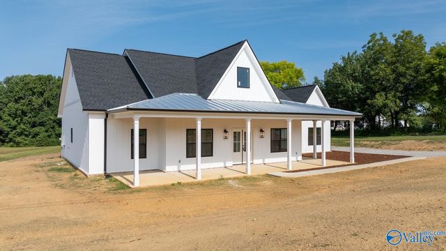 220 Prince Circle, Laceys Spring, AL 35754