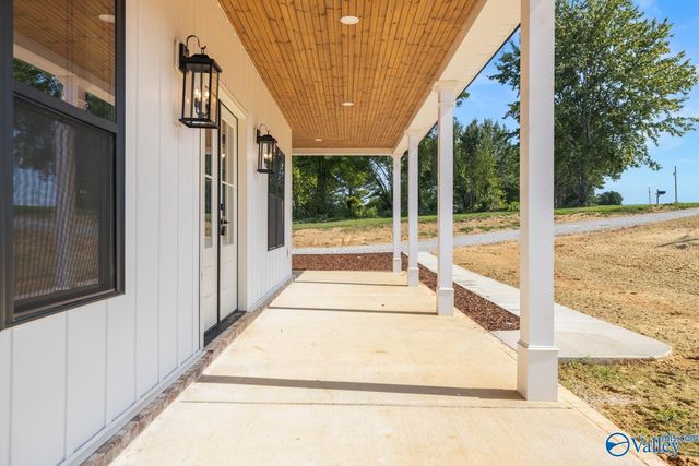 220 Prince Circle, Laceys Spring, AL 35754