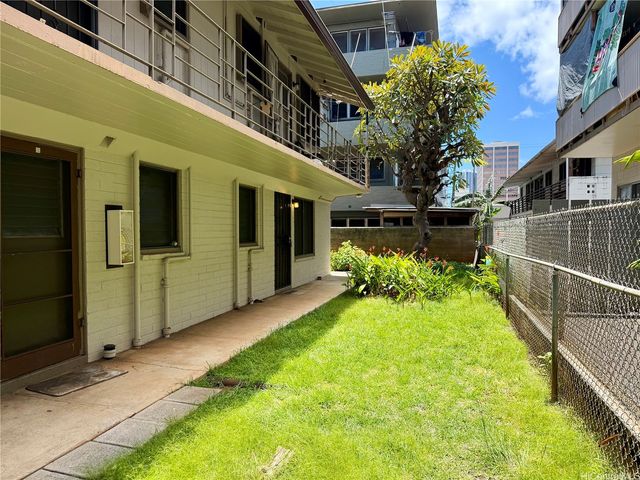 1329 Matlock Avenue, Honolulu, HI 96814