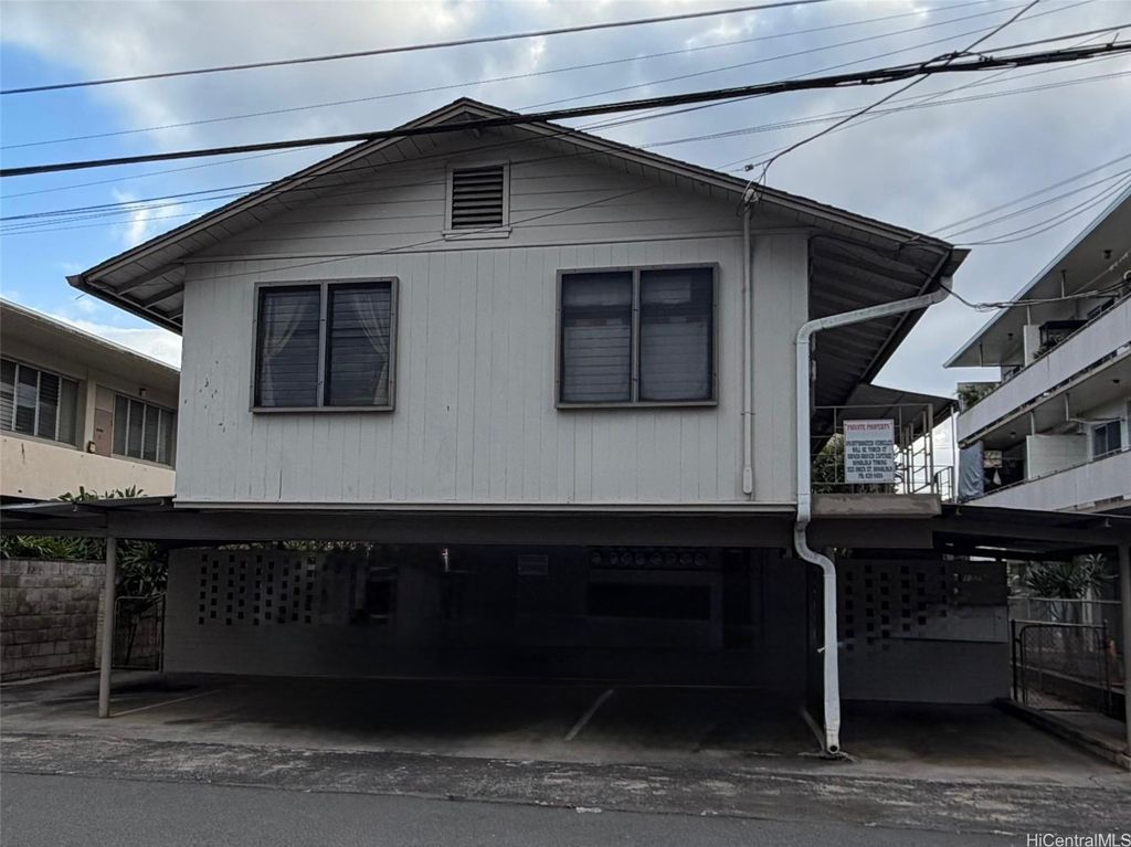 1329 Matlock Avenue, Honolulu, HI 96814