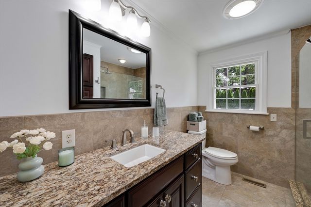 53 Cecile St, Agawam, MA 01001