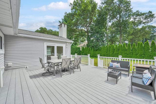 53 Cecile St, Agawam, MA 01001