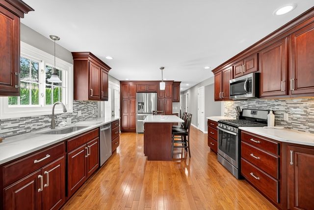 53 Cecile St, Agawam, MA 01001