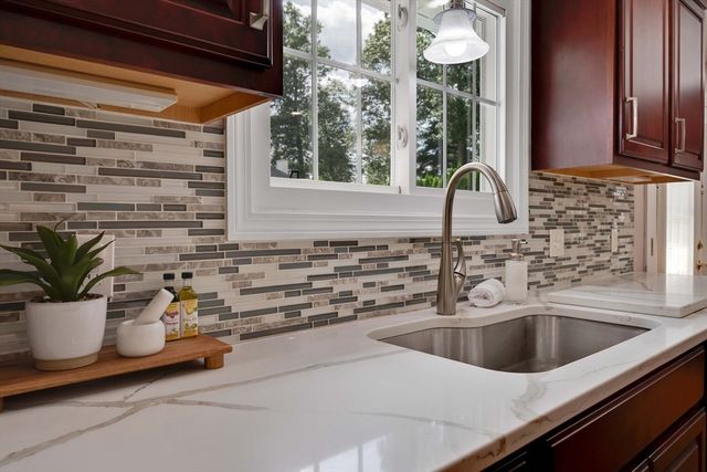 53 Cecile St, Agawam, MA 01001