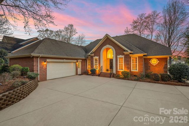 124 Hunter Spring Lane, Mooresville, NC 28117