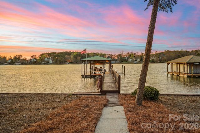 124 Hunter Spring Lane, Mooresville, NC 28117