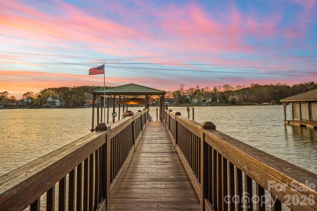 124 Hunter Spring Lane, Mooresville, NC 28117