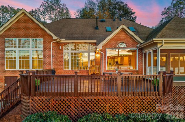 124 Hunter Spring Lane, Mooresville, NC 28117