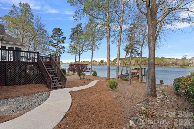 124 Hunter Spring Lane, Mooresville, NC 28117