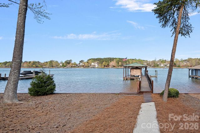 124 Hunter Spring Lane, Mooresville, NC 28117
