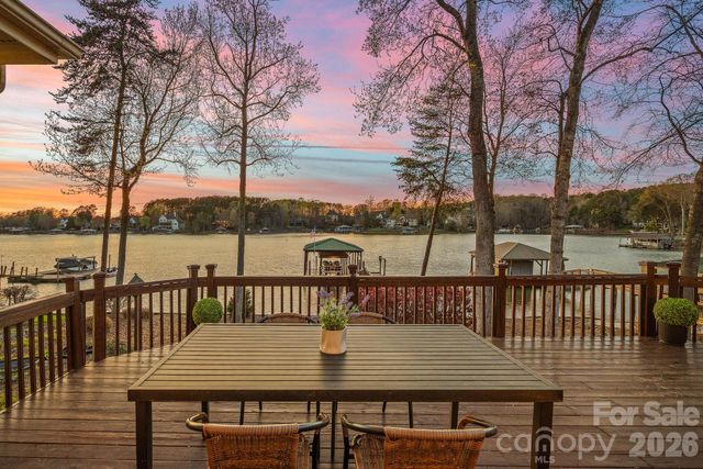 124 Hunter Spring Lane, Mooresville, NC 28117