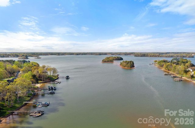 124 Hunter Spring Lane, Mooresville, NC 28117