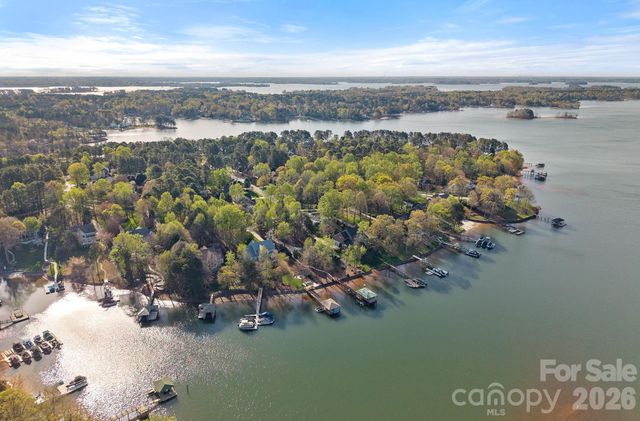 124 Hunter Spring Lane, Mooresville, NC 28117