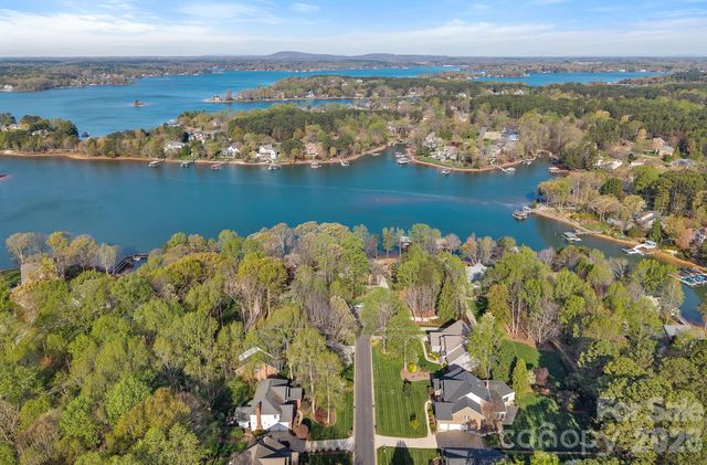 124 Hunter Spring Lane, Mooresville, NC 28117