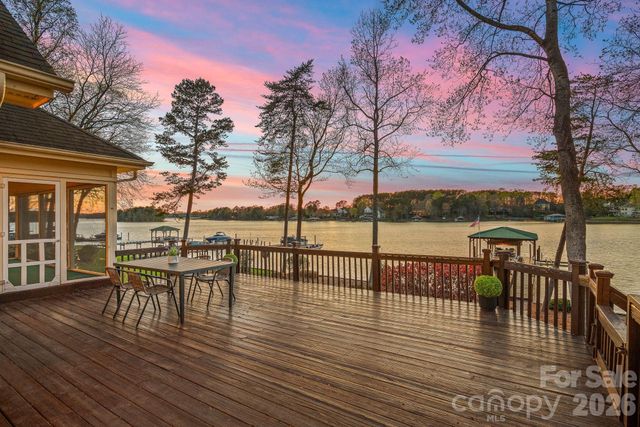 124 Hunter Spring Lane, Mooresville, NC 28117