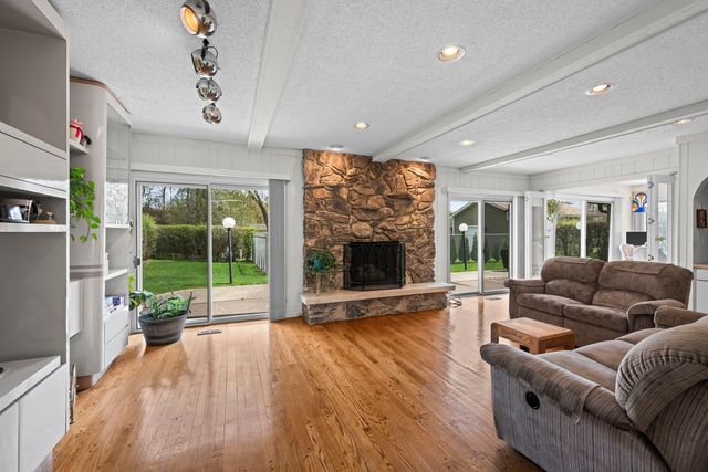 9405 Natchez Avenue, Morton Grove, IL 60053