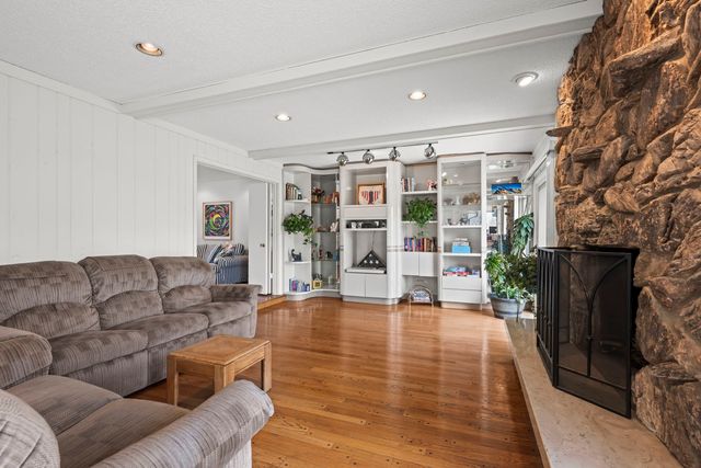 9405 Natchez Avenue, Morton Grove, IL 60053