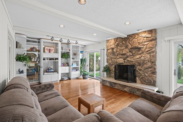 9405 Natchez Avenue, Morton Grove, IL 60053