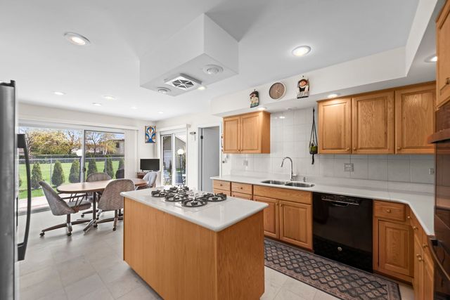 9405 Natchez Avenue, Morton Grove, IL 60053