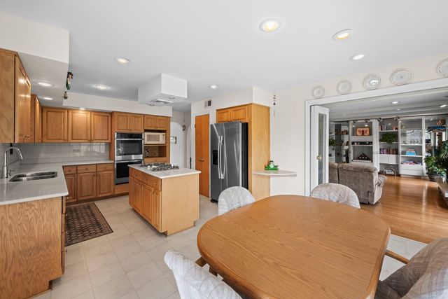 9405 Natchez Avenue, Morton Grove, IL 60053