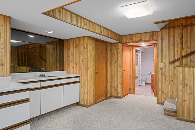 9405 Natchez Avenue, Morton Grove, IL 60053
