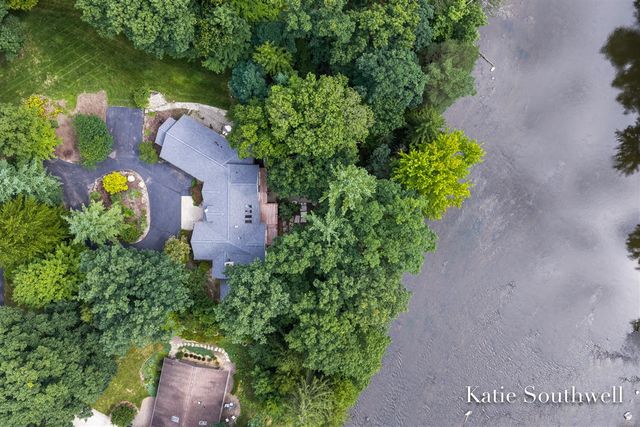 7320 Valhalla Drive, Alto, MI 49302
