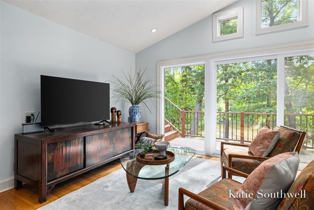 7320 Valhalla Drive, Alto, MI 49302